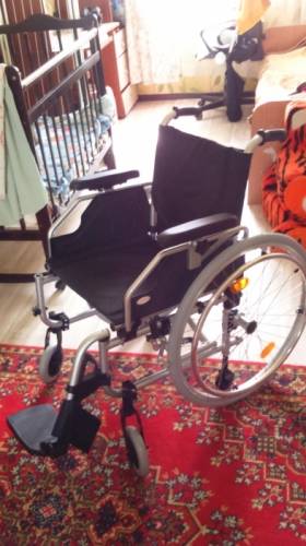 Инвалидную коляска новая