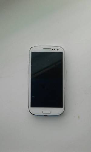 Телефон Samsung galaxy s3 белого цвета