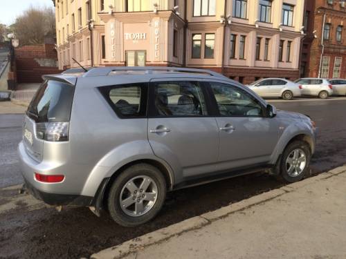  › Модель ­ Mitsubishi Outlander