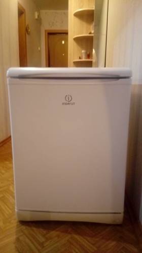  Продается Холодильник Indesit 