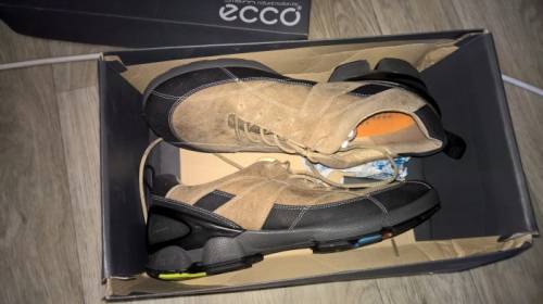 ECCO Biom Walk 42размер  новые 