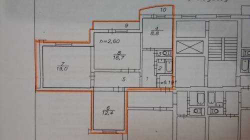 Продам  трехкомнатную квартиру