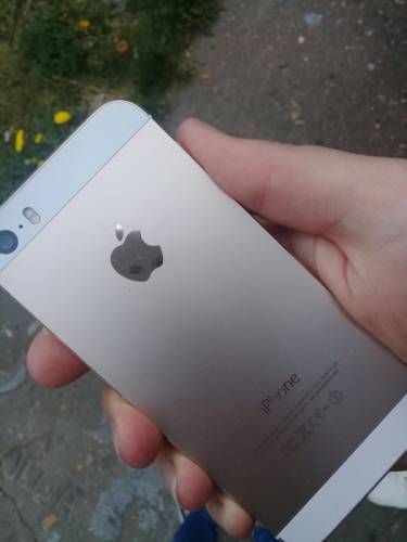 Продам iPhone 5s