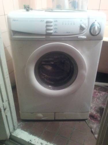 Продаю стиральную машину. 