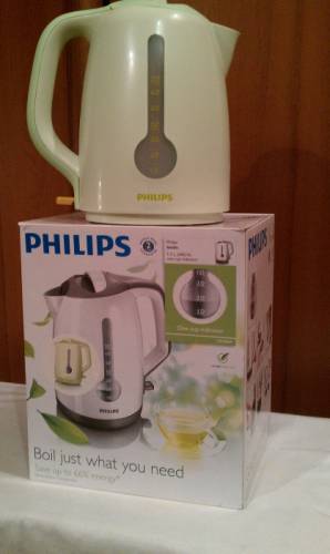 Электрочайник Philips HD4649