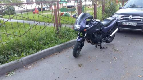 Кавасаки GPZ 500S спорт турист