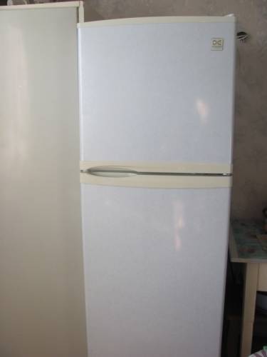 Продам узкий 2-х камерный холодильник DAEWOO