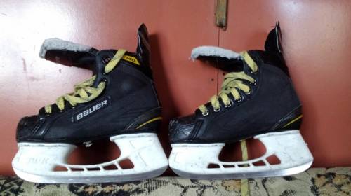 Хоккейные коньки Bauer Supreme 140