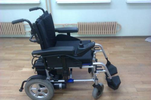  Продам инвалидную коляску с электроприводом