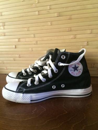 Продам фирменные кеды Converse