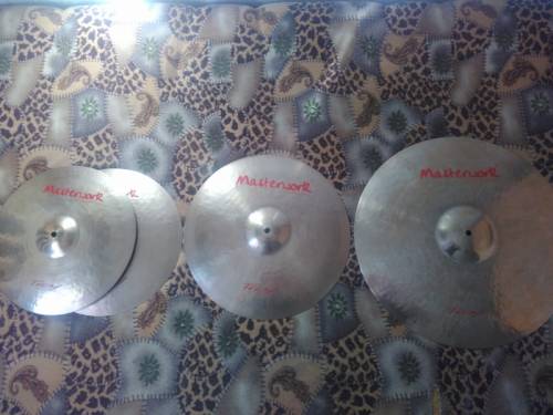 продам masterwork troy   paiste pst5. Hi-Hat 14“, Crash 16“,Ride 20“ Paiste Cr18