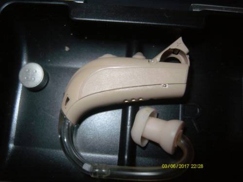 Продам заушный слуховой аппарат“Бернафон“.