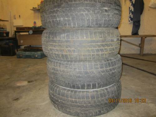 225/60/R17 Hankook ice bear w 300