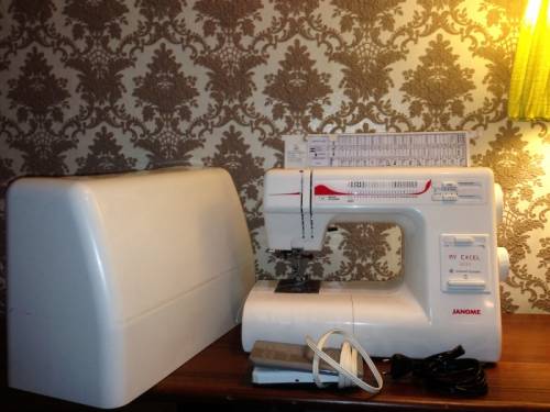 Новая швейная машинка Janome My Excel W23U