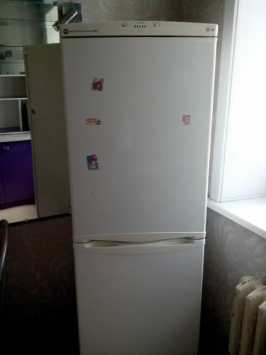 Продам двухкамерный холодильник LG No frost