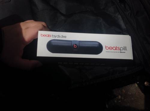 Колонка Beats Pill