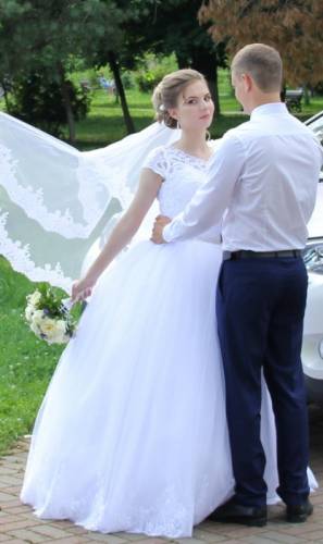 Белоснежное свадебное платье 