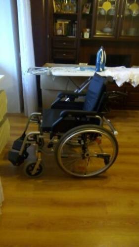 продам инвалидную кресло-коляску