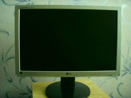 Продам Монитор 19“ LG flatron w1942se-sf silver        