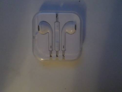 Наушники EarPods с разъёмом Lightning