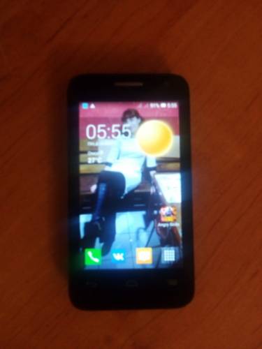 продам телефон “alcatel onetouch“ POP D 3. андройд 