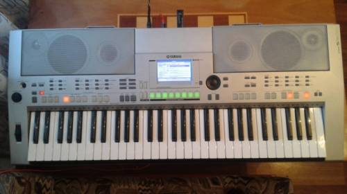 синтезатор Yamaha psr s500