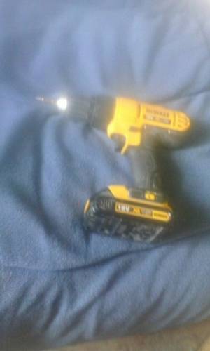 продам шурик Dewalt 1.8 w