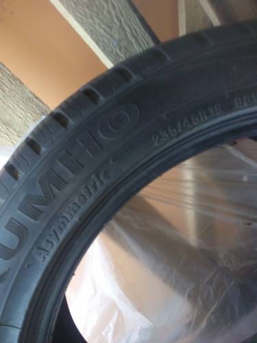 Продаются шины kumho 235/45/18 радиус