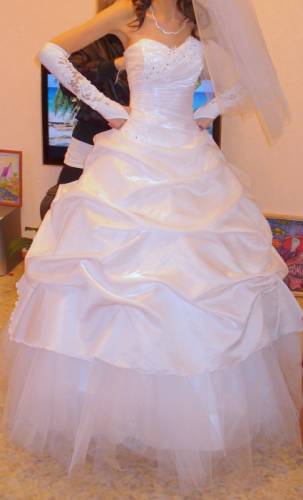 свое свадебное платье - покупалось 2 года назад 