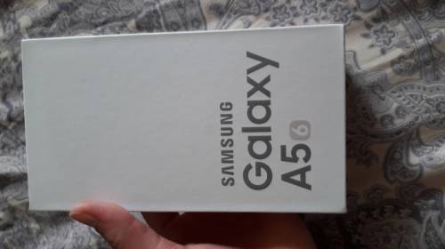 Продаю Samsung A5 2016года(чёрный)
