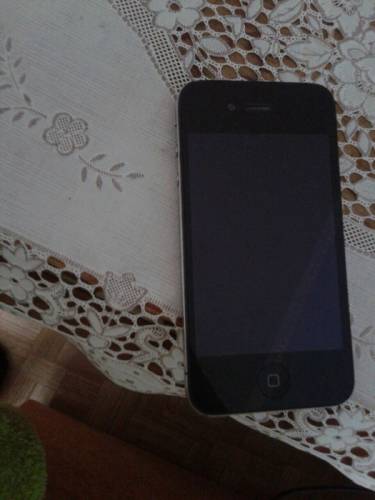 Продам iPhone 4